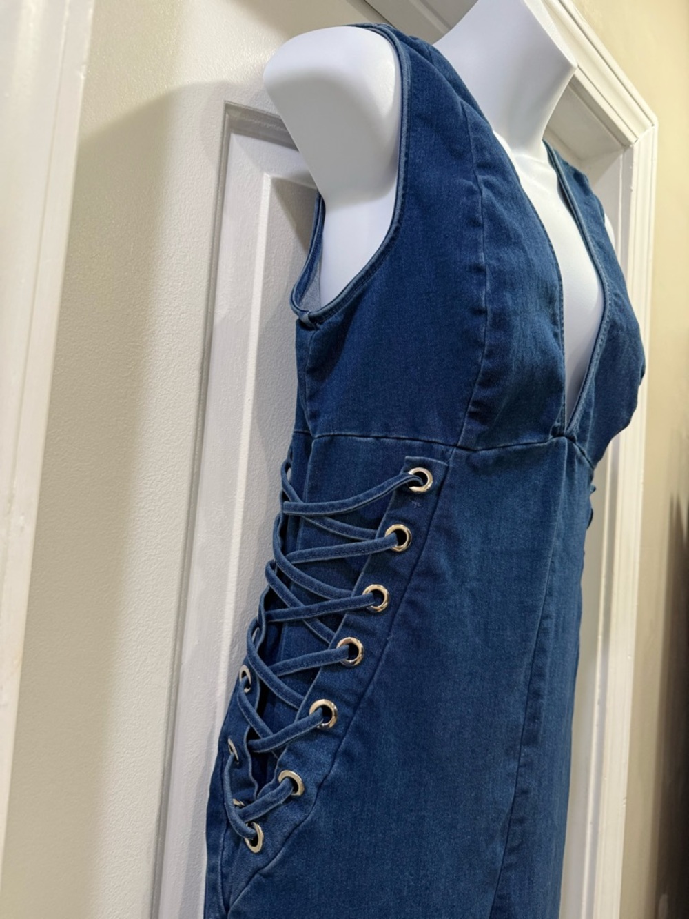 C’EST TOI Denim Laced Sides V-Neck Stretch Jumpsuit Size XL - Picture 4 of 14